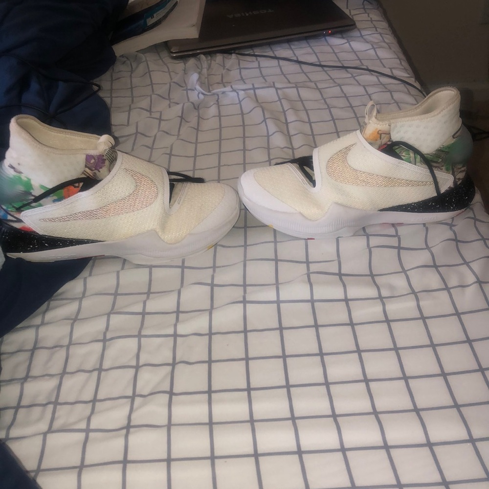 Nike HyperRev.